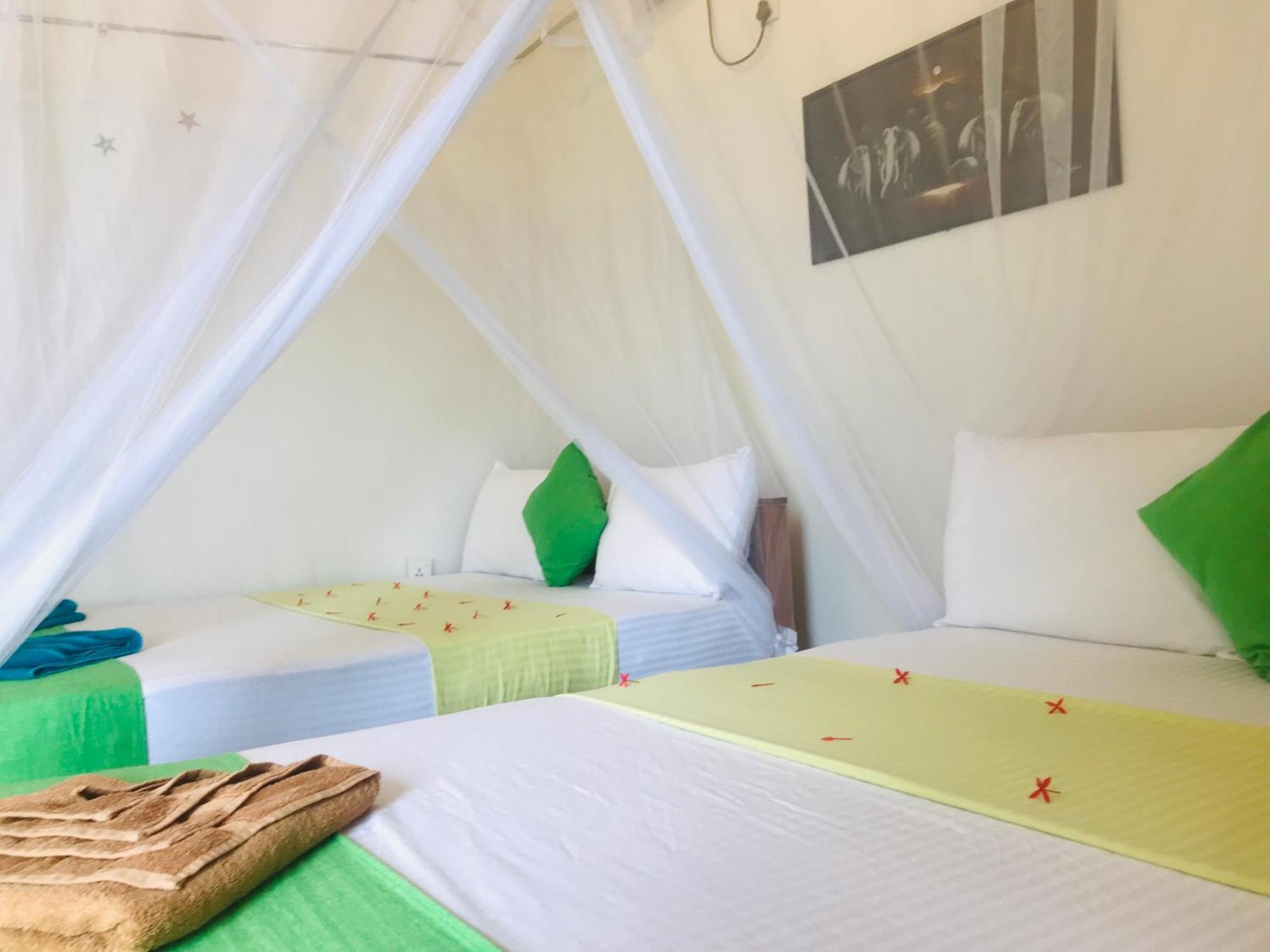 Darshani Lodge Сігірія Екстер'єр фото