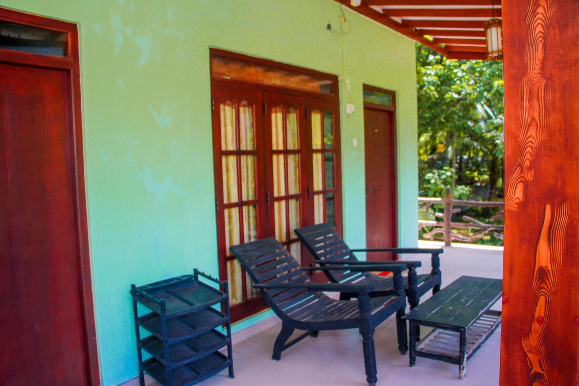 Darshani Lodge Сігірія Екстер'єр фото
